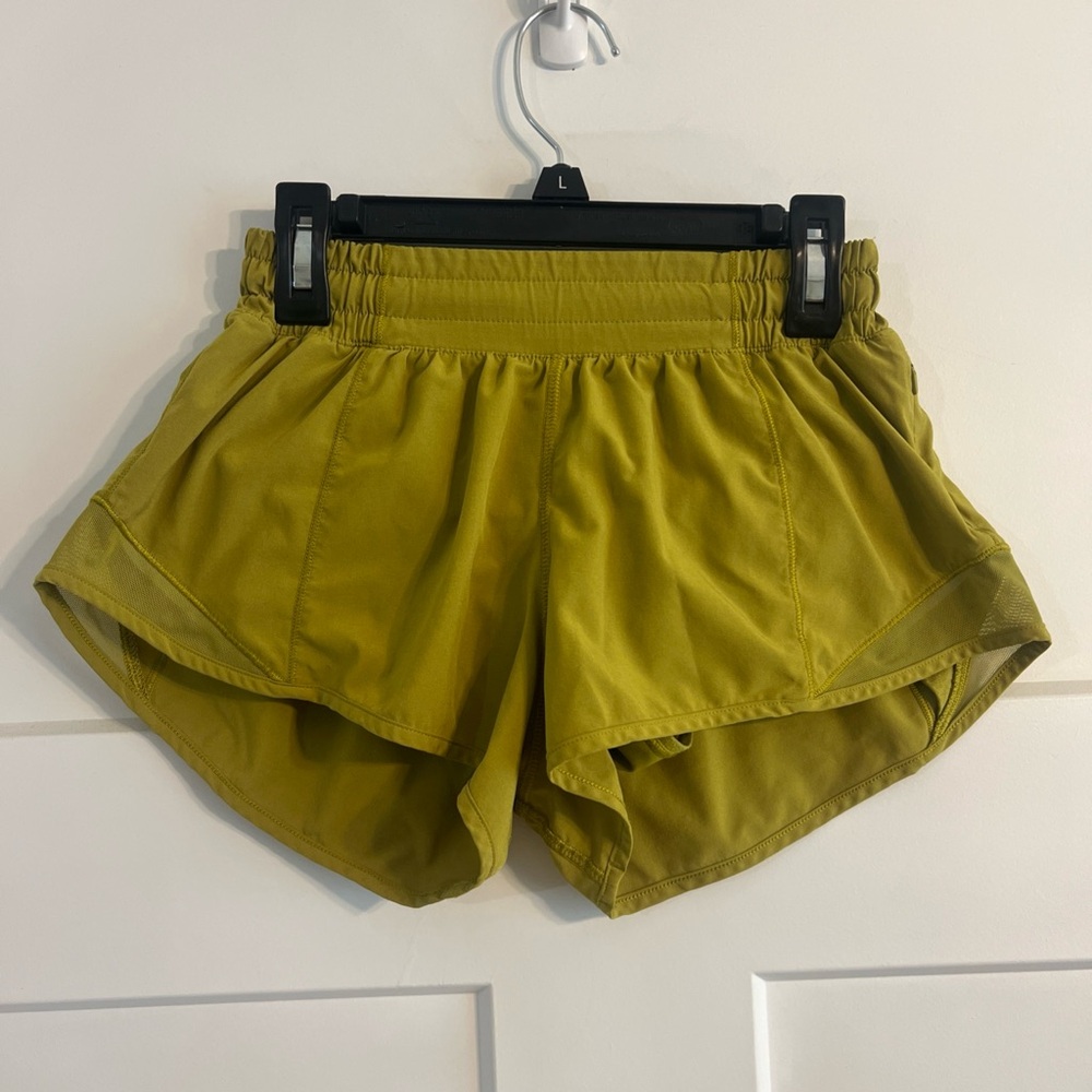 Lululemon Hotty Hot Shorts, Size 4, Light Olive Green, EUC 💚💚💚